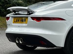 Image 39/50 of Jaguar F-Type (2014)