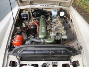 Bild 15/18 von MG MGC GT (1969)