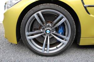 Image 20/98 of BMW M4 (2014)