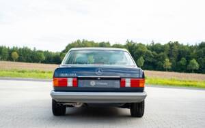 Image 14/72 de Mercedes-Benz 500 SEL (1984)