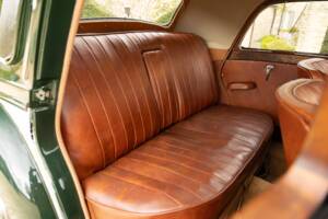 Image 13/21 of Riley 2.5 Litre RMF (1953)