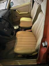 Image 40/41 of Mercedes-Benz 200 D (1981)