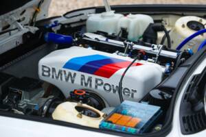 Image 17/50 of BMW M3 (1990)