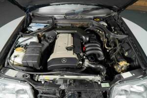 Bild 5/19 von Mercedes-Benz E 320 (1994)