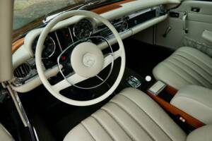 Bild 29/50 von Mercedes-Benz 280 SL (1970)