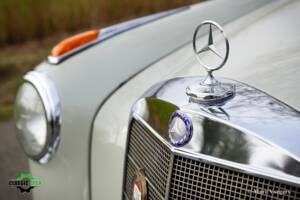 Bild 26/44 von Mercedes-Benz 220 S (1958)