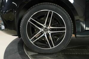 Image 33/35 of Mercedes-Benz V 300 d 4MATIC (2025)