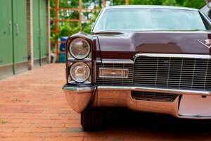 Bild 91/200 von Cadillac Coupe DeVille (1968)