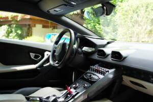 Image 2/10 of Lamborghini Huracán LP 610-4 (2016)