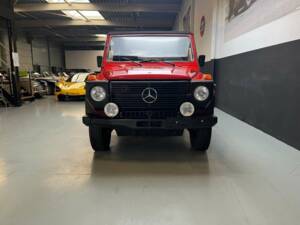 Image 26/50 de Mercedes-Benz 230 CE (1981)