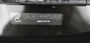 Image 46/50 of Jaguar XJR Super V8 (2004)