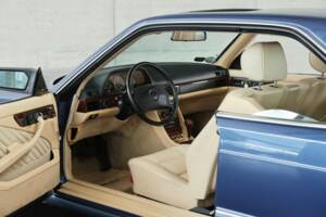 Image 9/39 of Mercedes-Benz 560 SEC (1990)