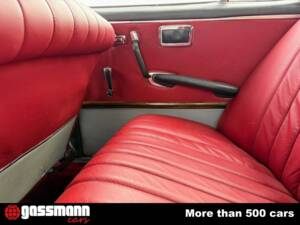 Image 14/15 of Mercedes-Benz 220 SE b (1961)