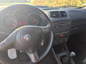 Image 93/111 of Alfa Romeo 147 3.2 GTA (2002)
