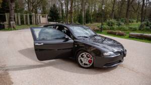 Image 28/60 of Alfa Romeo 147 3.2 GTA (2003)