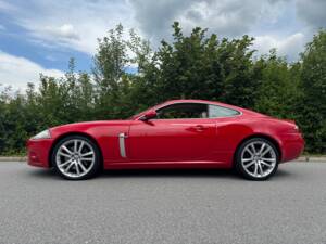 Image 48/49 of Jaguar XKR (2007)