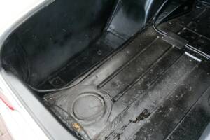 Image 22/50 de Mercedes-Benz 280 SE (1968)