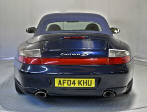 Bild 20/50 von Porsche 911 Carrera 4S (2004)