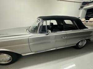 Bild 24/25 von Mercedes-Benz 280 SE (1968)