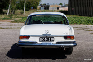Image 14/38 of Mercedes-Benz 280 SE 3,5 (1970)