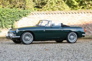 Image 34/50 of MG MGB (1974)