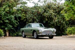 Image 12/50 de Aston Martin DB 4 (1960)