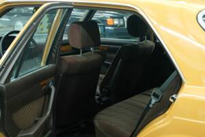 Bild 24/50 von Mercedes-Benz 280 SE (1981)