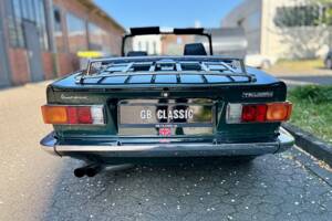 Image 12/24 de Triumph TR 6 (1973)