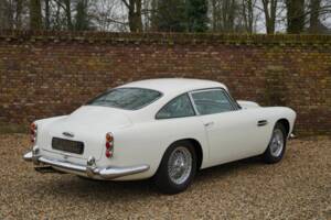 Afbeelding 25/50 van Aston Martin DB 4 (1961)