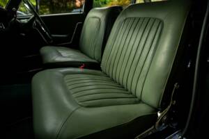 Image 23/44 of Ford Zodiac MkIII (1964)