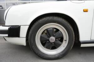 Bild 17/51 von Porsche 911 Carrera 3.2 (1986)