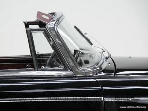 Image 14/15 of Mercedes-Benz 220 S Cabriolet (1959)