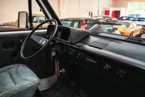Bild 10/17 von Volkswagen T3 Kombi 1.9 (1989)