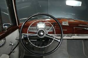 Image 15/50 de Mercedes-Benz 300 d (1958)