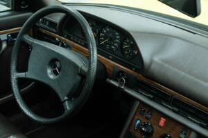 Bild 11/50 von Mercedes-Benz 380 SE (1983)