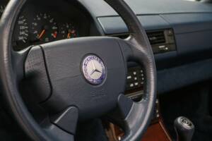 Bild 8/84 von Mercedes-Benz SL 320 (1996)