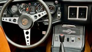 Image 11/14 of MG MGB (1976)