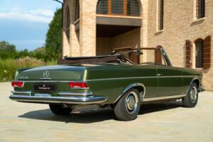 Obraz 10/50 pojazdu Mercedes-Benz 220 SE b (1964)