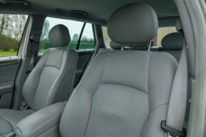 Immagine 27/50 di Mercedes-Benz C 220 CDI T (2003)