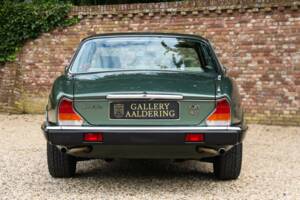Image 6/50 of Jaguar XJ 6 4.2 (1985)