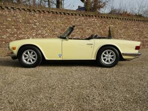 Image 31/50 of Triumph TR 6 (1971)