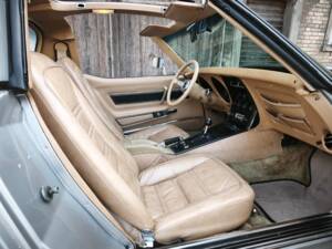 Image 9/23 of Chevrolet Corvette Stingray (1977)