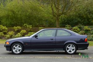 Bild 2/50 von BMW 320i (1994)