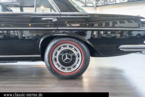 Image 12/15 de Mercedes-Benz 300 SEL 6.3 (1972)