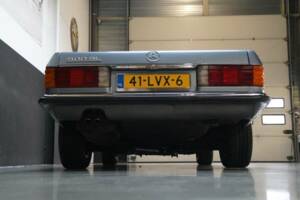 Image 25/41 of Mercedes-Benz 500 SL (1986)