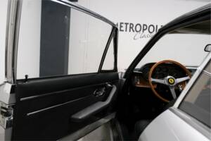 Imagen 11/26 de Ferrari 365 GT 2+2 (1970)
