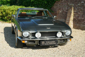 Image 38/50 of Aston Martin V8 (1980)