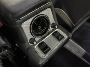 Image 33/47 of Jaguar XJ 6 C 4.2 (1976)