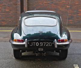 Immagine 4/50 di Jaguar E-Type (2+2) (1966)