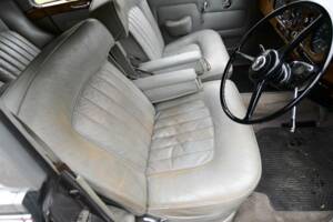 Image 23/50 of Bentley S 3 (1964)